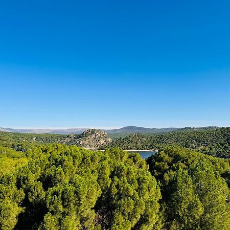 Acogedor Apartamento Con Bellas Vistas Al Embalse Сан-Мартин-де-Вальдейглесьяс Экстерьер фото