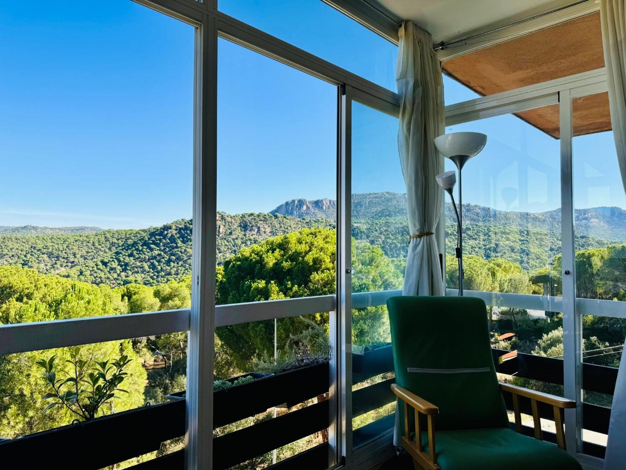 Acogedor Apartamento Con Bellas Vistas Al Embalse Сан-Мартин-де-Вальдейглесьяс Экстерьер фото